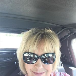 Meet your Posher, Deborah